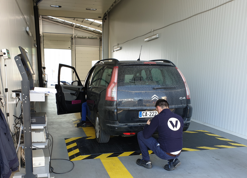 Citroen C4 Grand Picasso starts import test on weighscale Citroen C4 Grand Picasso at ITV